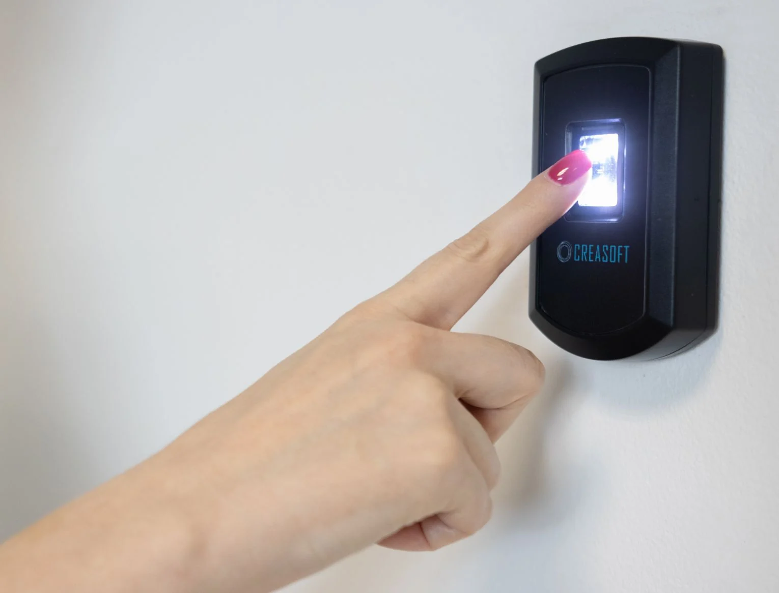 Creasoft fingerprint reader with biometric authentication